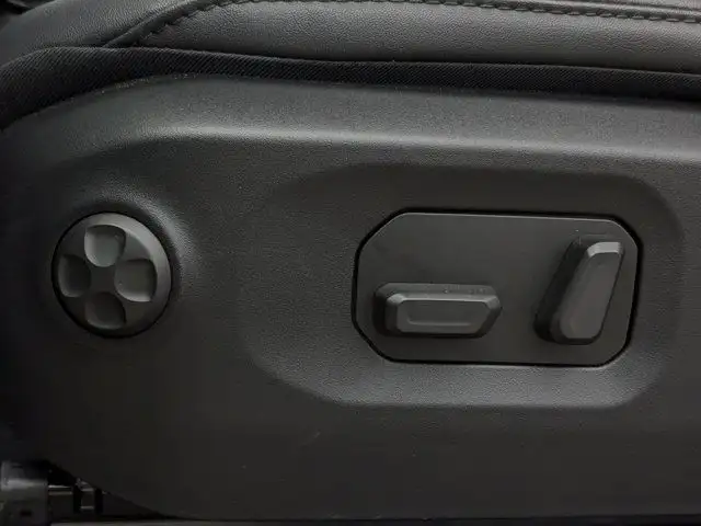 2025 Jeep Wrangler Rubicon X - Off Road Camera - Trailer Tow dans Autos et camions dans Calgary - Image 15