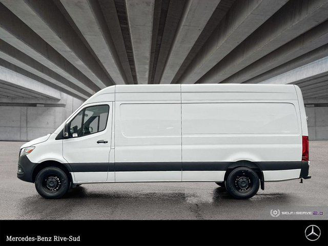 2024 Mercedes-Benz Sprinter 2500 170 Wheelbase High Roof RWD in Cars & Trucks in Longueuil / South Shore - Image 2