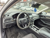 2018 HONDA ACCORD LX (Comes Certified, Car Fax is Available) The 2018 Accord LX is a roomy, efficien... (image 9)