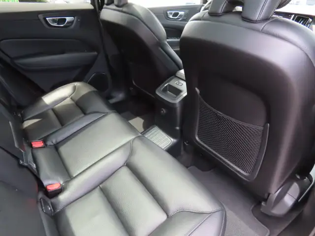 2022 Volvo XC60 Recharge T8 eAWD PHEV Inscription Expression - L dans Autos et camions dans Région d’Oakville/Halton - Image 24