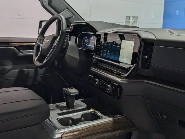 2025 Chevrolet Silverado 1500 LT- Trailering Pkg - Protection dans Autos et camions dans Barrie - Image 20