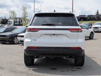 This Jeep Grand Cherokee has a trusty Regular Unleaded V-6 3.6 L/220 engine powering this Automatic... (image 5)