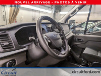 Le Ford Transit T-250 Cube de 12 pi offre un espace de rangement exceptionnel et une fiabilité légen... (image 6)