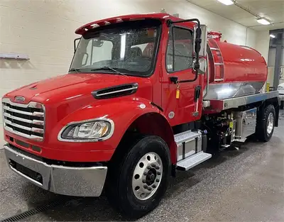 NEW 2025 FREIGHTLINER M2 VACUUM SEPTIC TRUCK CUMMINS L9 300 HP Diesel Engine, PTO, CHELSEA 3000RDS,...