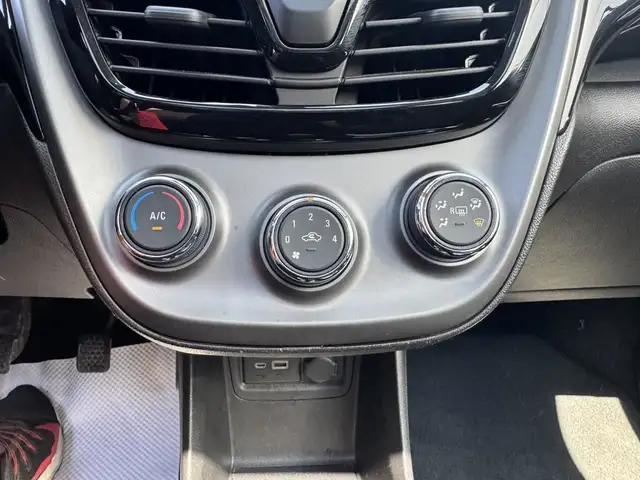 Chevrolet Spark 2019 1LT Manuelle Écran 7po CarPlay à vendre in Cars & Trucks in Trois-Rivières - Image 16