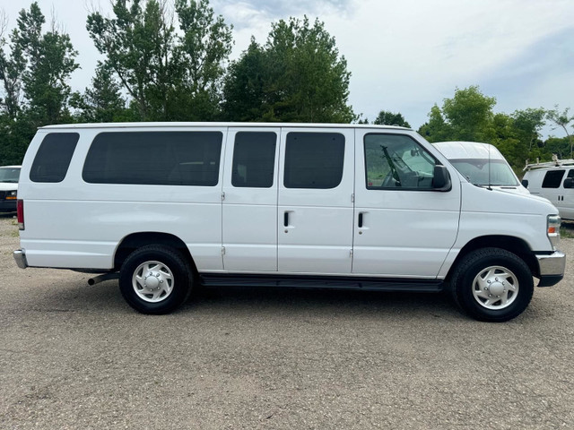 2014 Ford Econoline Wagon 15 Passengers in Cars & Trucks in Oakville / Halton Region - Image 3