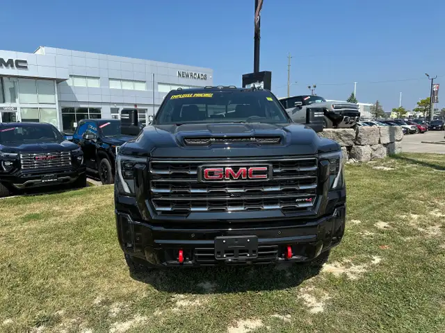2025 GMC Sierra 2500HD AT4 in Cars & Trucks in Markham / York Region - Image 3