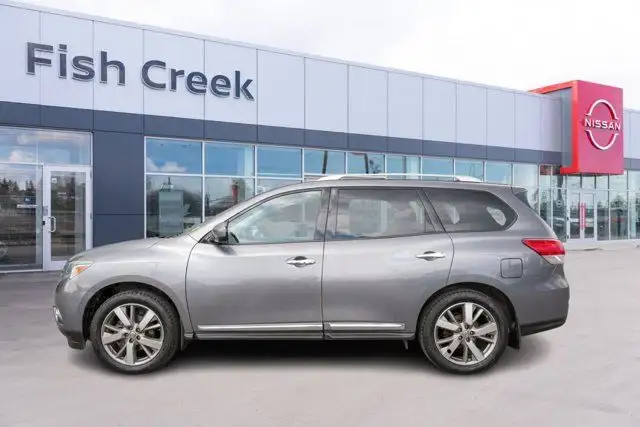 2016 Nissan Pathfinder Platinum | One Owner | 3.5L V6 | 260 HP in Cars & Trucks in Calgary - Image 4