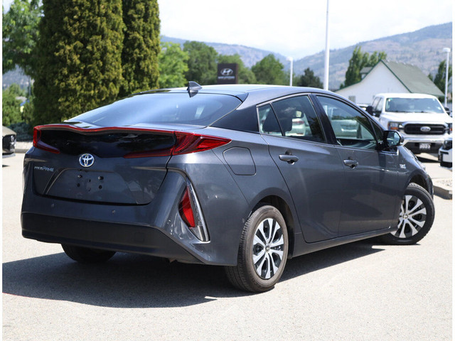 2020 Toyota Prius Prime Upgrade Auto - No Accidents / 1 Owner /  in Cars & Trucks in Penticton - Image 3