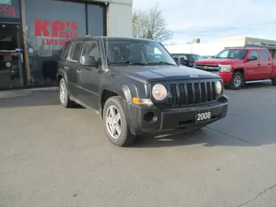 2008 JEEP PATRIOT 4 CYLINDER FRONT WHEEL DRIVE AUTOMATIC TRANSMISSION FRONT WHEEL DRIVE WITH 198,000...