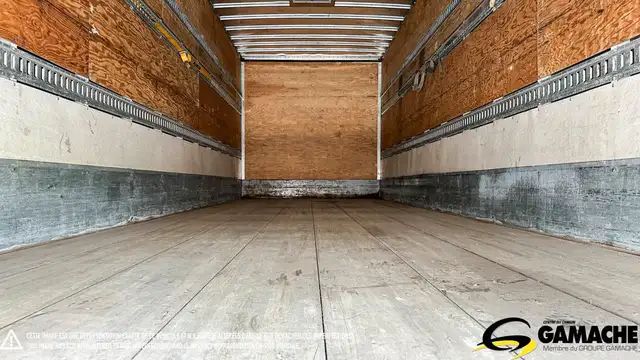 2017 HINO 388 CAMION FOURGON AVEC HAYON ELEVATEUR in Heavy Trucks in Longueuil / South Shore - Image 11