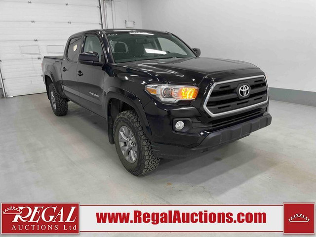 2017 TOYOTA TACOMA SR5 in Cars & Trucks in Calgary - Image 3