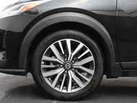 Turn heads and enjoy everyday driving with this stylish 2021 Nissan Kicksâ€”a compact SUV that blend... (image 3)