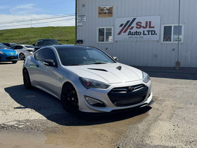 2014 Hyundai Genesis in Cars & Trucks in Calgary