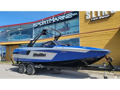 Moteur / Engine : Malibu Monsoon M6DI 430HP Heures / Hours : 374 Remorque / Trailer : Malibu Boatmat...