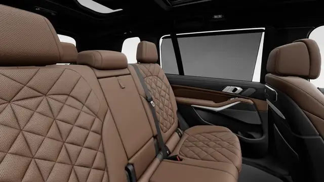 2025 BMW X7 xDrive40i | Groupe Sport M PRO / Sport M | Ensemble in Cars & Trucks in City of Montréal - Image 13
