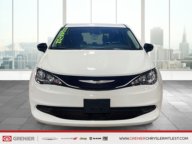 2024 Chrysler Grand Caravan in Cars & Trucks in City of Montréal - Image 2