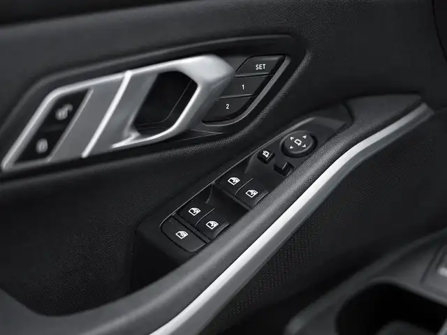 2021 BMW 3 Series 330i xDrive, Sunroof, AWD, Apple CarPlay. in Cars & Trucks in Oakville / Halton Region - Image 10