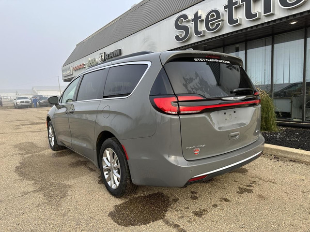 2022 Chrysler Pacifica TOURING L AWD! LEATHER! POWER DOORS! in Cars & Trucks in Red Deer - Image 4