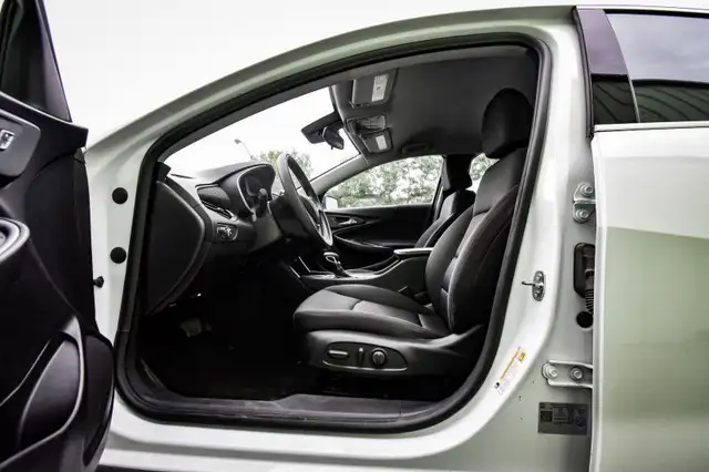 2023 Chevrolet Malibu LT • HEATED SEATS • SIRIUSXM • CP/AA in Cars & Trucks in Cornwall - Image 29