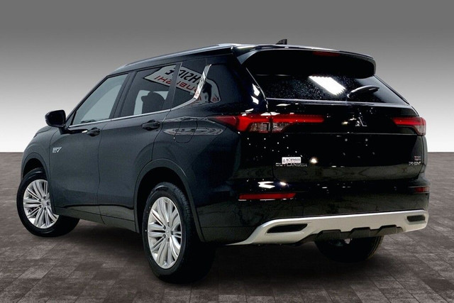 2025 Mitsubishi Outlander Phev SE S-AWC in Cars & Trucks in Edmonton - Image 3