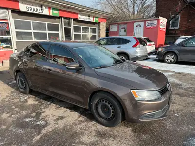 Engine: 4 Cylinder Engine 2.0L/121CI L/100Km City: 9.3 L/100Km Hwy: 6.7 Safety Equipment Front/rear...
