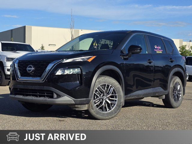 2022 Nissan Rogue in Cars & Trucks in Grande Prairie