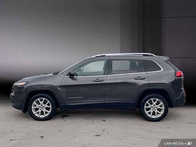 2018 Jeep Cherokee North in Cars & Trucks in Cambridge - Image 3