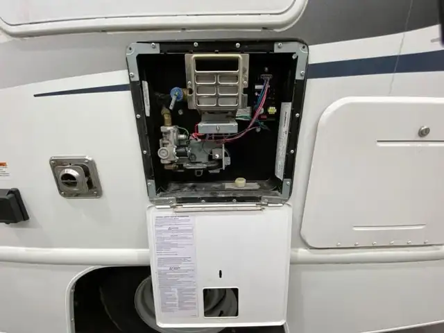 2022 Adventurer LP Class C Adventurer 19RD in RVs & Motorhomes in Edmonton - Image 28