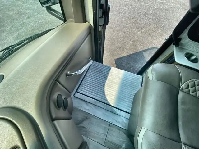 2023 Thor Motor Coach Aria 3401 in RVs & Motorhomes in Abbotsford - Image 36