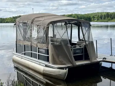 Toit campeur, Toile d'amarrage , SYSTEME DE SON, Sonar à poisson. Informations du véhicule fournies...