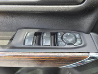 .2023 Chevrolet Silverado 2500HD High Country 4WD Crew Cab with the 6.6L Diesel and only 73,000kms.... (image 9)