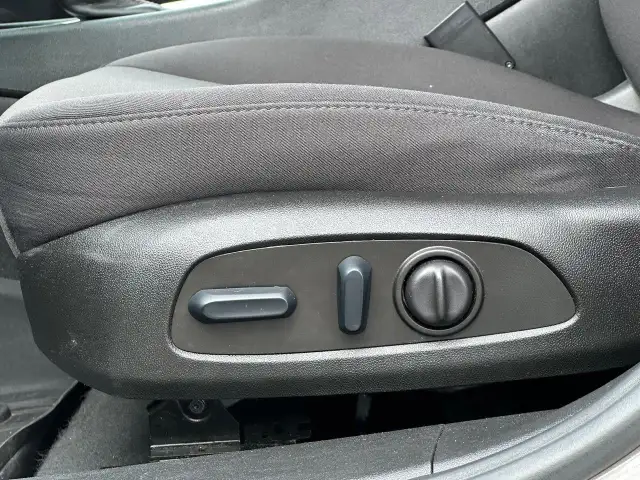 2022 Chevrolet Malibu RS 10 AIRBAGS|MID-SIZE|GREAT VALUE! in Cars & Trucks in City of Toronto - Image 18