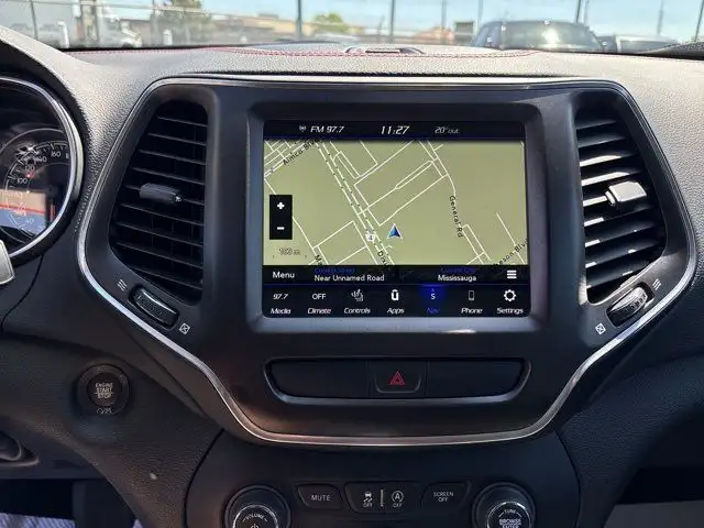 2022 Jeep Cherokee TRAILHAWK**3.2L**V6**4X4**8.4 in Cars & Trucks in Mississauga / Peel Region - Image 19