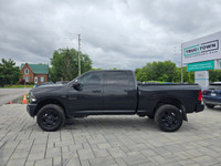 2017 Ram 2500 SLT Crew Cab 4x4 with the 6.4L Hemi V8 and only 88,000kms! Equipped with front bucket... (image 7)