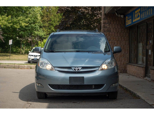 2007 Toyota Sienna in Cars & Trucks in Markham / York Region - Image 2