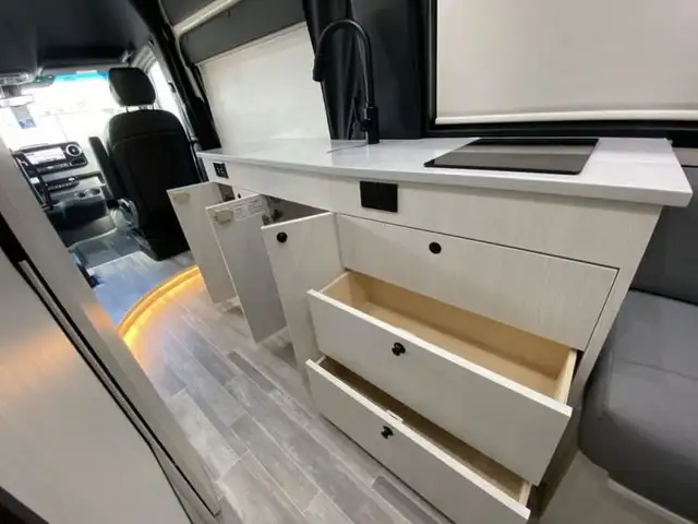 2025 Pleasure-Way Plateau FL in RVs & Motorhomes in Kelowna - Image 10