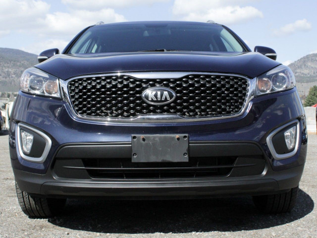2017 Kia Sorento in Cars & Trucks in Penticton - Image 2