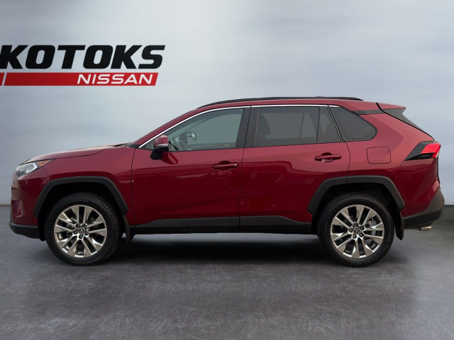 2019 Toyota RAV4 in Cars & Trucks in Calgary - Image 2