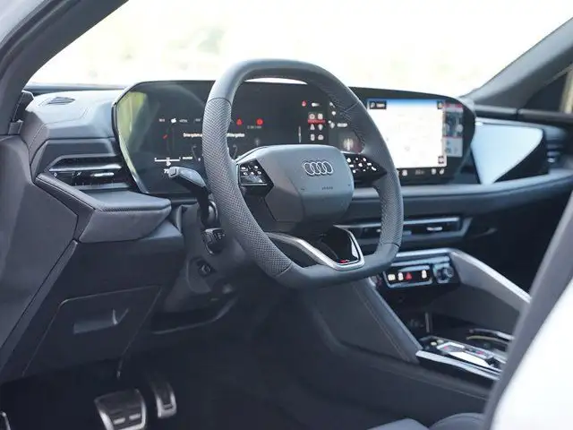 2025 Audi SQ5 Sportback Progressiv dans Autos et camions dans Région de Windsor - Image 18