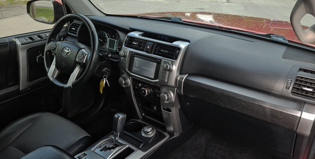 2016 Toyota 4Runner SR5 in Cars & Trucks in Ottawa - Image 3