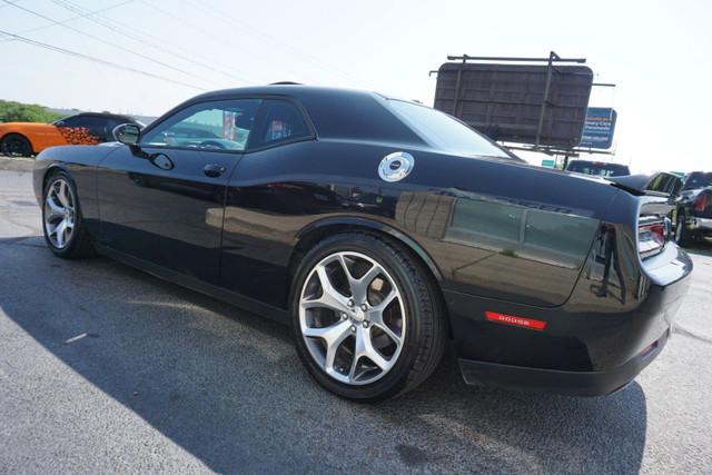 2015 Dodge Challenger in Cars & Trucks in Oakville / Halton Region - Image 3