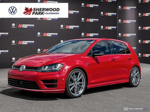 2017 Volkswagen Golf R | 6 SPEED | TECH PKG | LEATHER |