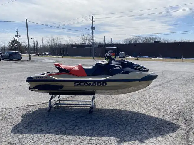 2025 Sea-Doo RXT-X 325 Metallic Tan Lava Red Premium in Personal Watercraft in Cornwall - Image 5