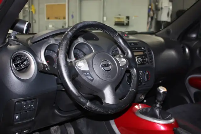 2014 Nissan Juke SV in Cars & Trucks in City of Montréal - Image 10
