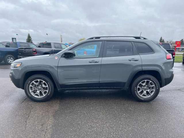 2022 Jeep Cherokee Trailhawk V6! Heated Front Seats, Heated Stee in Cars & Trucks in Lethbridge - Image 2