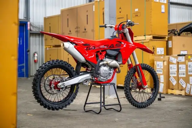 2025 GASGAS MC 250F in Dirt Bikes & Motocross in Longueuil / South Shore - Image 4
