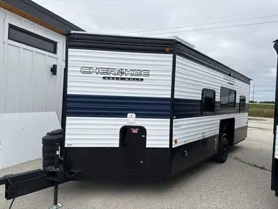ALL-IN PRICING - JUST ADD THE TAXES! Chudds PowerSports is conveniently located in Gimli, Manitoba,...