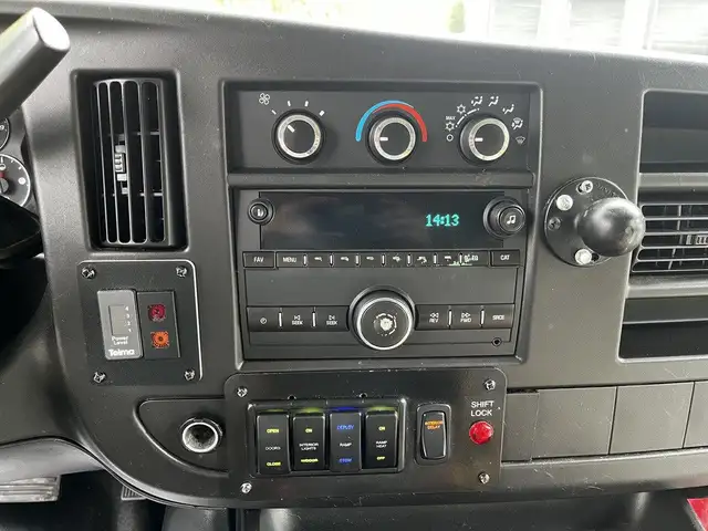 2019 Chevrolet Express 4500 22 Passenger Wheelchair Accessible S in Heavy Trucks in Delta/Surrey/Langley - Image 39