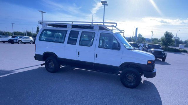 2014 Ford Econoline Wagon XL | Rear Wheel Drive | 12 Passenger in Cars & Trucks in Prince George - Image 2
